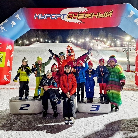 17.03.2024 г. в Коробицыно на курорте «Снежный» прошли ежегодные традиционные соревнования "Юный Горнолыжник СКА»